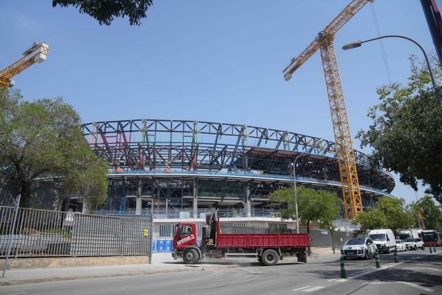 我们紧密合, 今年夏天无, 但球场是百 我们紧密合, 今年夏天无, 但球场是百